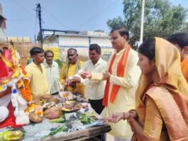 राजनांदगांव: फारेस्ट कालोनी शिव नगर में सामुदायिक भवन, महारानी लक्ष्मी बाई स्कूल के पास कृष्ण मंदिर जीर्णोद्धार, शंकरपुर तथा नवागांव मंे कृष्ण मंदिर का महापौर ने किया लोकार्पण…