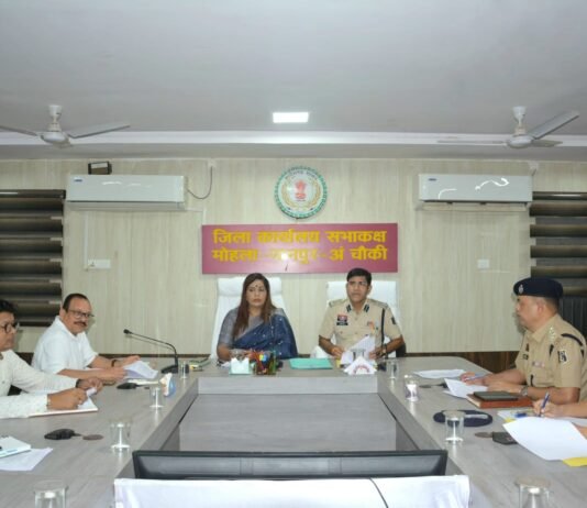 ब्लाइंड स्पॉट पर लगाए रिफ्लेक्टर, नशे में वाहन चलाने वालों के विरुद्ध करें कार्रवाई-कलेक्टर तनुजा सलाम…