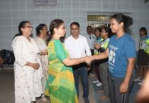 राजनांदगांव: सेक्टर स्तरीय महिला कबड्डी में 17 महाविद्यालयों की टीमें ले रहीं हिस्सा…