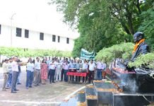 राजनांदगांव : अपर कलेक्टर ने राष्ट्रपिता महात्मा गांधी की प्रतिमा पर माल्यार्पण कर किया नमन…
