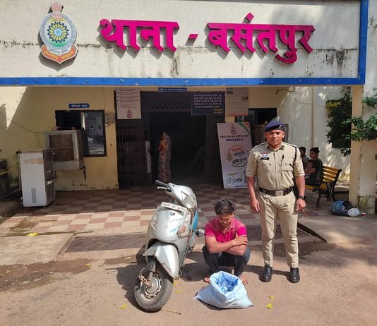 राजनांदगांव : 40 पौवा अवैध देशी शराब के साथ युवक गिरफ्तार, स्कूटी जब्त…