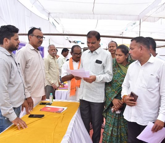 राजनांदगाव : सेवा संकल्प अभियान अंतर्गत 12 वार्डो के लिए लखोली स्कूल मैदान में आयोजित अंतिम शिविर में 53 आवेदन प्राप्त…