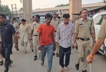 राजनांदगांव: गौवंश हत्या मामले में पकड़े गए संदेहियों का शहर में निकाला जुलूस..