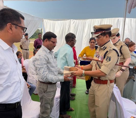 राजनांदगांव: पुलिस स्मृति दिवस पर 154 शहीद जवानों को दी श्रद्धांजलि, शहीद परिवारों का किया सम्मान…