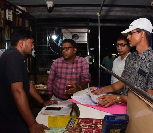 राजनांदगांव: निगम अतिक्रमण दस्ता ने हटाया बंद ठेला,संयुक्त टीम द्वारा पुराना बस स्टैण्ड में बिरयानी सेन्टर की जाॅच कर 3 सिलेण्डर की जप्ती…
