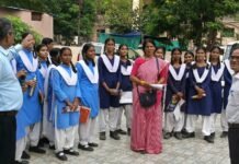 राजनांदगांव: बिटिया/वर्क अभियान के तहत विद्यालयीन छात्राओं को कराया गया विभिन्न कार्यालयों का भ्रमण…