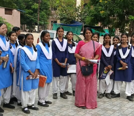 राजनांदगांव: बिटिया/वर्क अभियान के तहत विद्यालयीन छात्राओं को कराया गया विभिन्न कार्यालयों का भ्रमण…