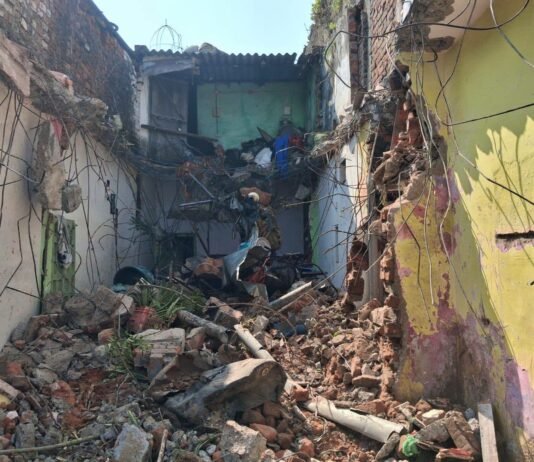 राजनांदगांव: गौरी नगर मेे अवैध निर्माण पर चला बुलडोजर….