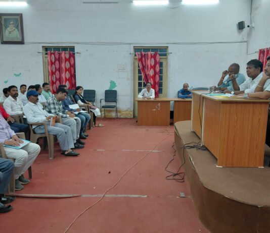 राजनांदगांव: राजस्व विभाग की समीक्षा बैठक में कम वसूली पर आयुक्त ने जताई नराजगी…