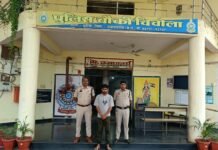 राजनांदगांव: होटल संचालक से 800 रुपये की अवैध वसूली और तोड़फोड़, फरार आरोपी गिरफ्तार…