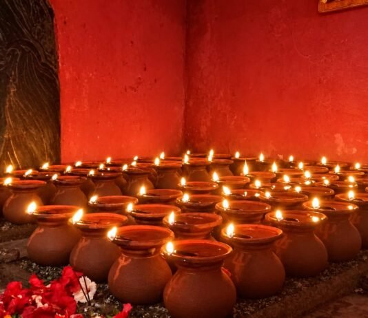 राजनांदगांव: 66 ज्योति कलशों से जगमगाया मां का दरबार, 1985 से निभ रही आस्था की परंपरा…